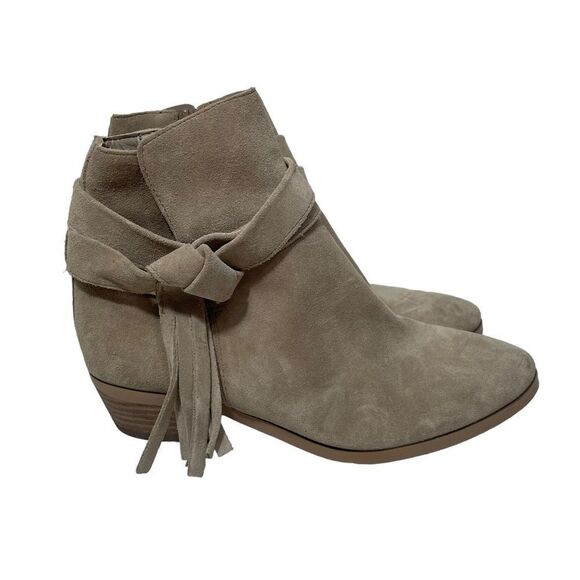 NWT Guess Beige Leather Heeled Booties - Picture 1 of 8